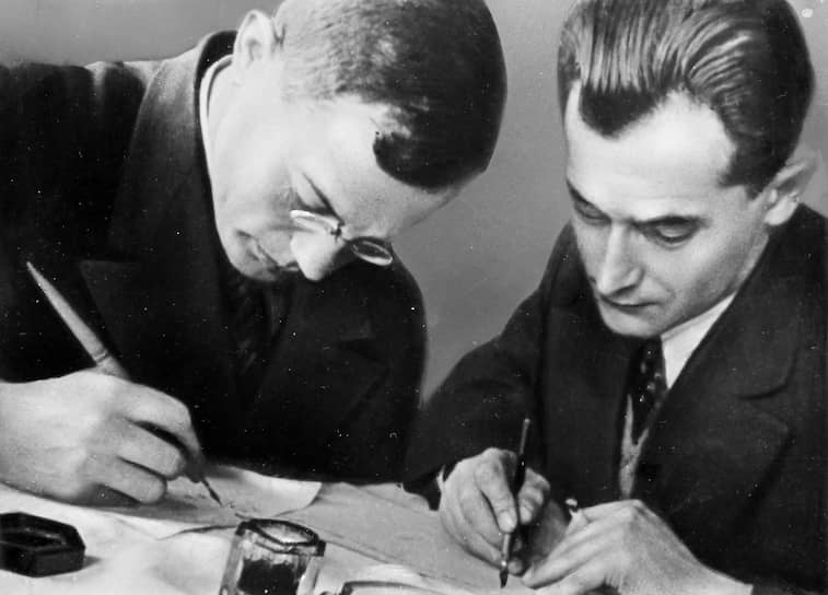 1930-е. Илья Ильф (слева) и его соавтор, будущий главный редактор «Огонька» Евгений Петров