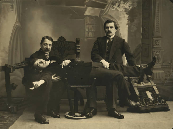 Слева направо: Михаил Матюшин, Казимир Малевич и Алексей Крученых. 1913 год