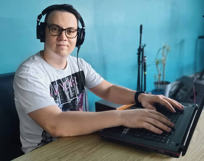 Алексей Смолярчук во время работы