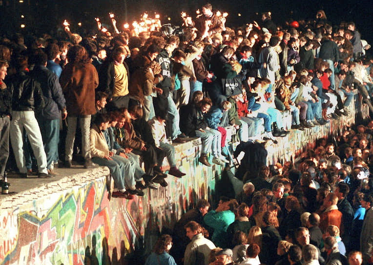 Берлинская стена пала, впереди светлые перспективы, люди ликуют… Спустя три десятка лет от реализованных перспектив ощущения другие