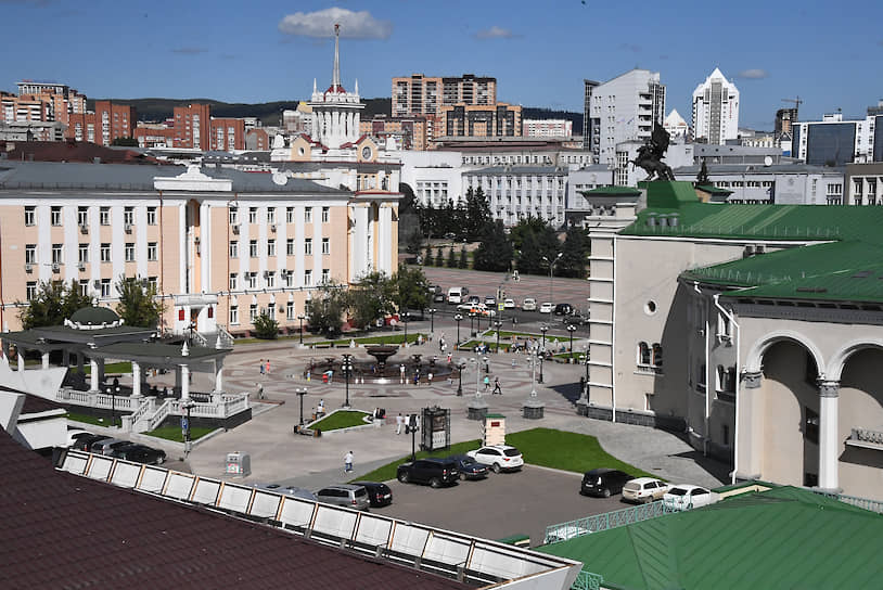 Улан-Удэ — один из крупнейших городов Дальнего Востока, здесь живет почти 440 тысяч человек