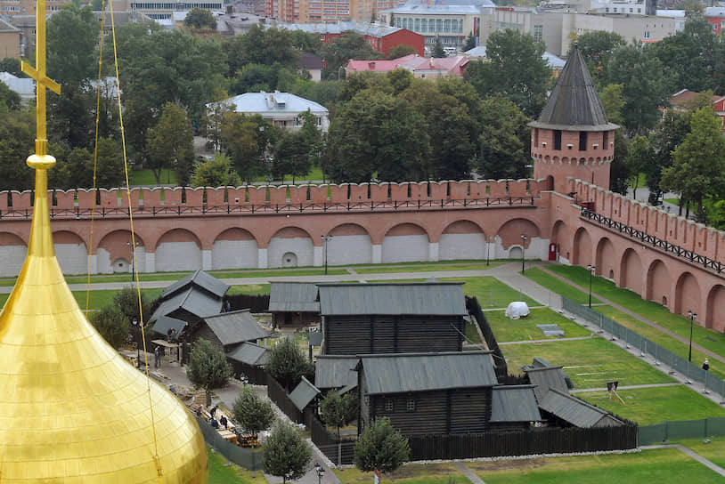 В Кремле воссоздаются осадные дворы XVI–XVII веков. Это жилые дома, хозяйственные постройки и другие старинные объекты