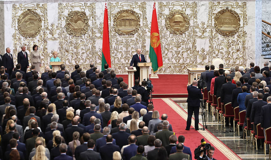 Александр Лукашенко на прошлой неделе неожиданно провел «тайную», как считают его оппоненты, инаугурацию