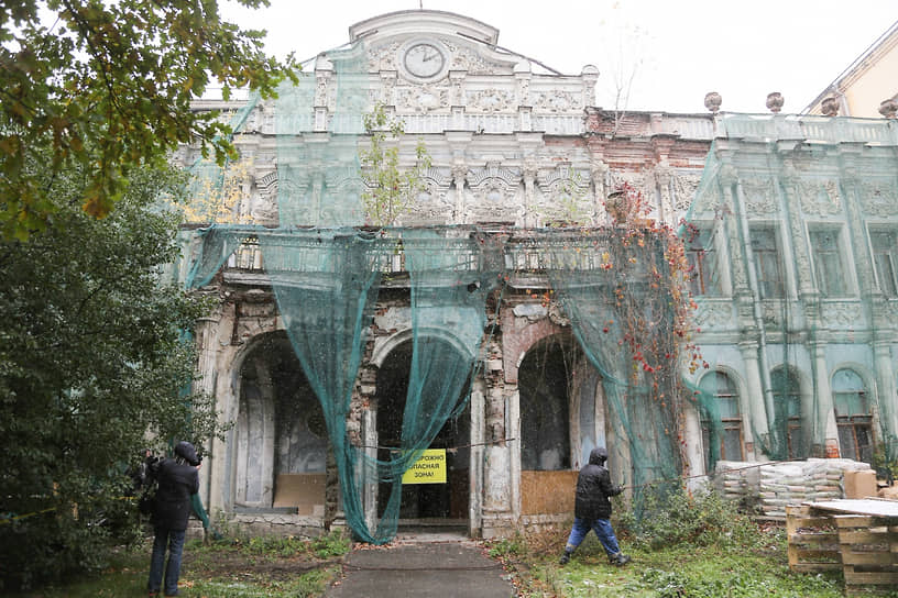 Так выглядел дом князя Пожарского в Москве пять лет назад. Теперь он бережно отреставрирован