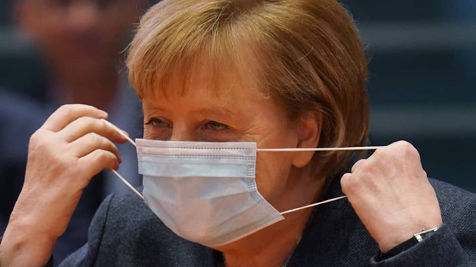 Канцлер ФРГ Ангела Меркель старается быть образцом самого серьезного отношения к угрозам коронавируса