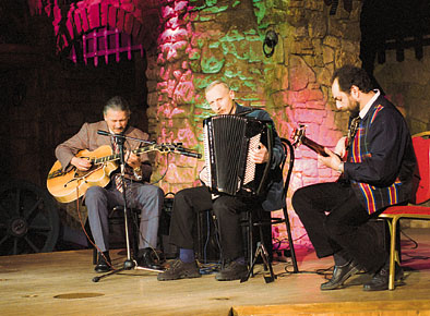 Ютуб голое шоу джаз-свинг видео. Танцкласс рок-н-ролл. Swing russia. Алексей кузнецов семь нот моей жизни. Танцы в стиле свинг.