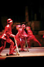 Пожарные на самокатах — еще один символ эпохи 20-х годов. Танец пожарных — самый энергичный и военизированный в «Болте»