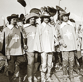 ...легендарный Арамис мирового кино! (в обоих ролях - Игорь Старыгин)