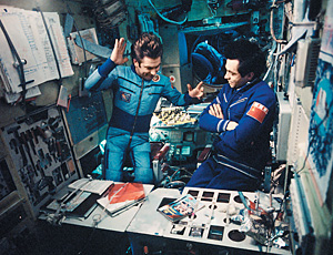 1979 год. Разбор партии матча Карпов—Корчной на борту космического комплекса «Салют-6»