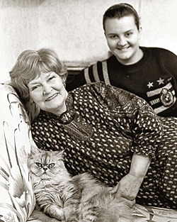Нина Гребешкова с внучкой Ольгой 