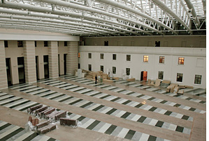 Малая сцена: осталось расставить стулья и можно экспериментировать