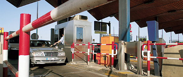 При выборе дизайна для обустройства российских платных дорог в расчет будет браться чужой опыт. Так что пропускные пункты могут походить на французские