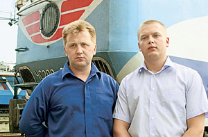 Машинист «Невского экспресса» Алексей Федотов (слева) и его помошник Андрей Иванов