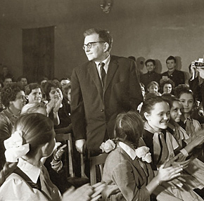 Дмитрий Шостакович на встрече со школьниками. 1962 г.