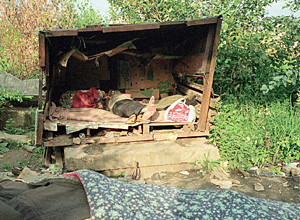 Открытые фанерные хибары - место отдыха