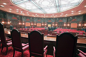 Главный зал заседаний - точная копия московского