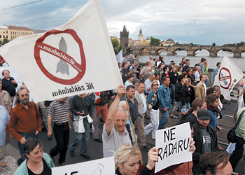 Демонстрация в Праге против планов развертывания американской ПРО в Чехии. Россия тоже против.