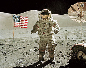 Армстронг: «Маленький шаг одного человека - большой шаг всего человечества»
