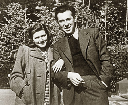 С любимой дочерью Светланой Сталин не церемонился: в 1947 году ее первый муж Григорий Морозов был арестован