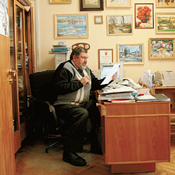 Владимир Викторов, консультант отдела делопроизводства: без окна в природу дела не производятся