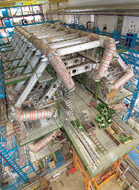 Детектор ATLAS-пять этажей, набитых электроникой