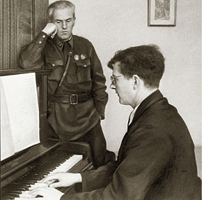 Власть внимательно прислушивалась к Шостаковичу, силясь понять: о чем это он?