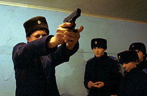 В казачьем лицее мальчики к пятнадцати годам уже свободно владеют оружием