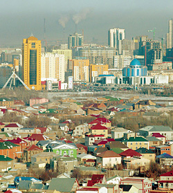 Свою победу на выборах Назарбаев отметил в Астане-столице, которую построил сам