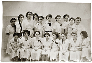 Класс девочек: обучение в начале 50-х было раздельным