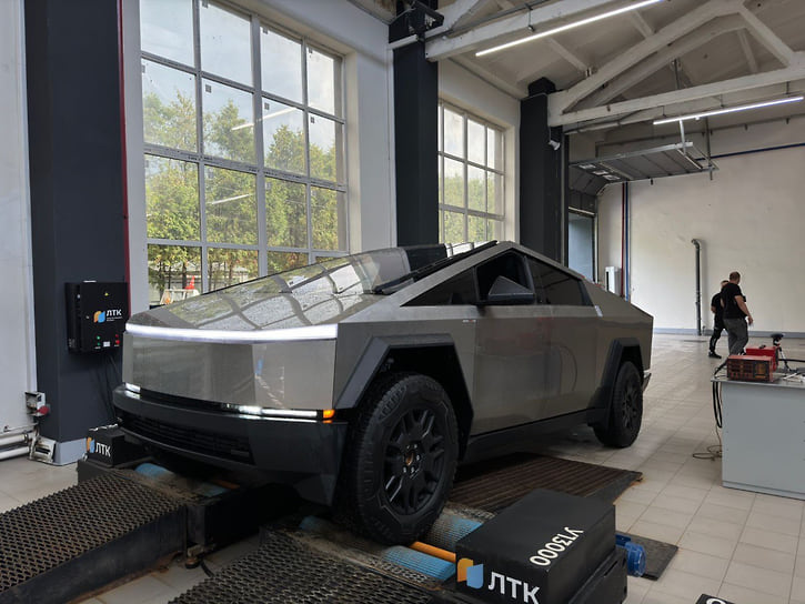 Tesla Cybertrack в испытательной лаборатории «ПромМаш Тест»