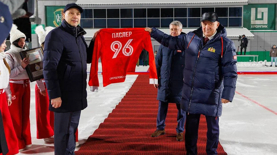 Губернатор Свердловской области Денис Паслер (слева), председатель Совета директоров ГК «Полипласт» Александр  Шамсутдинов