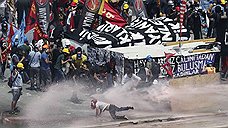 Демонстрантов в Турции изгнали с площади Таксим