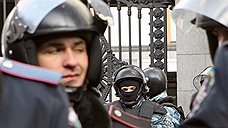 "Внутренние войска пытаются взять в кольцо Майдан и прилегающие улицы"