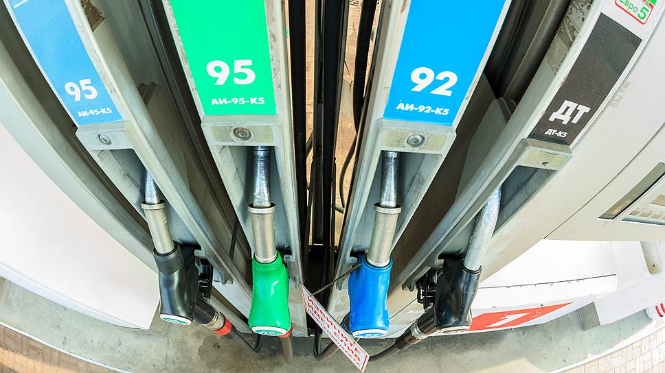 «В следующем году цены на бензин вырастут в связи с налоговым маневром»