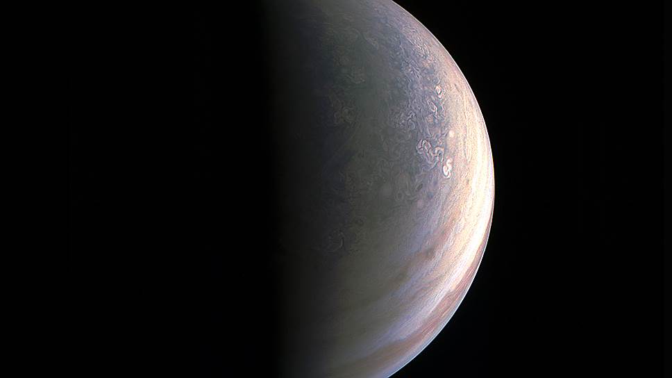 Как на спутнике Юпитера обнаружили запасы воды