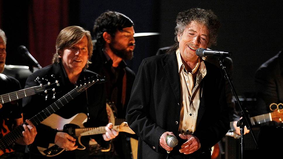 Достоин ли Боб Дилан Нобелевской премии по литературе?