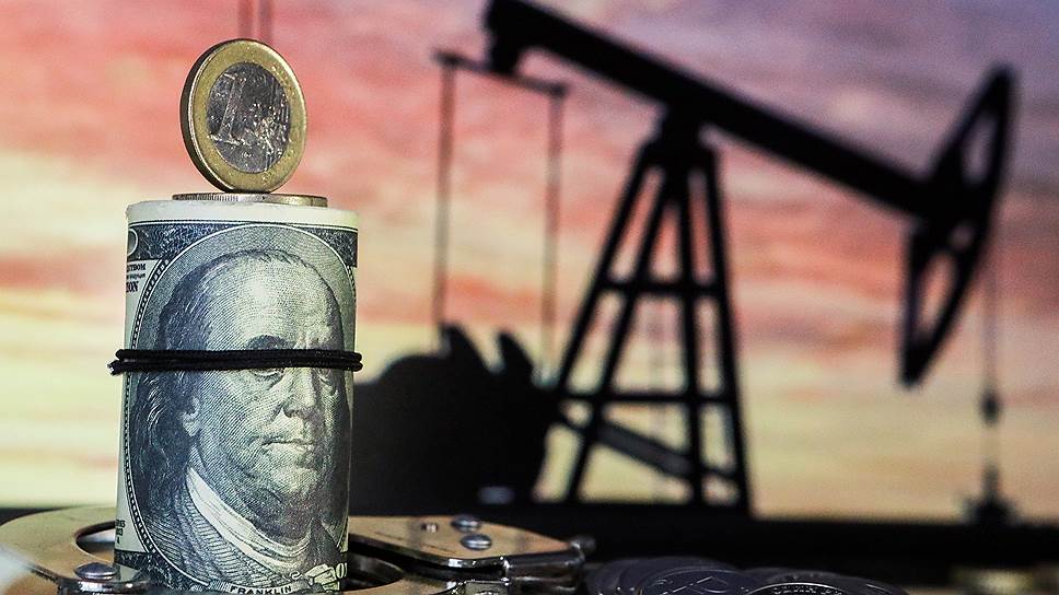 Что толкает цены на нефть вниз