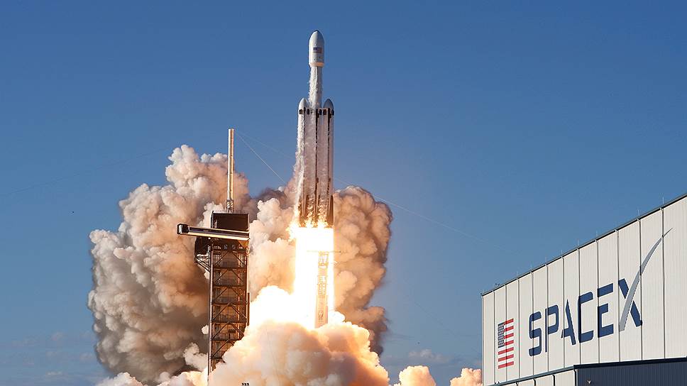 Как Илон Маск запустил тяжелую ракету-носитель Falcon Heavy
