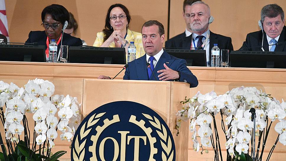 Как Дмитрий Медведев объяснил плюсы четырехдневки