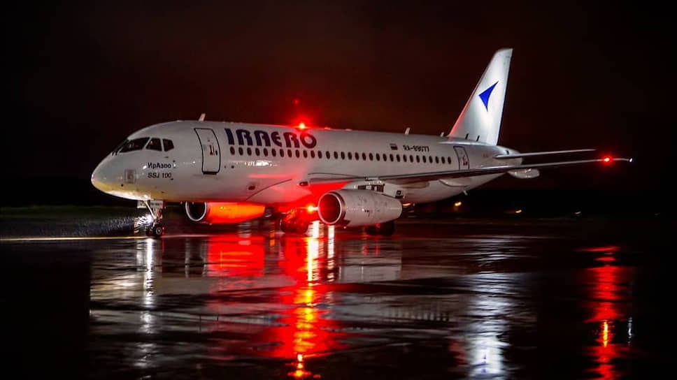 Как SSJ 100 приземлился на недостроенную полосу в Домодедово