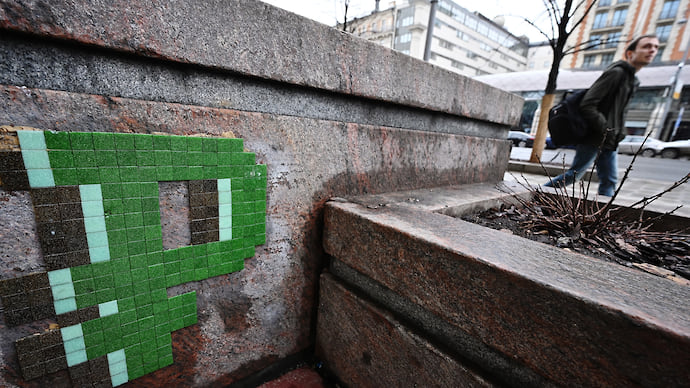 Рублю пишут негативный сценарий