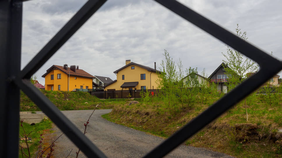 С чем связан возросший спрос на загородную недвижимость