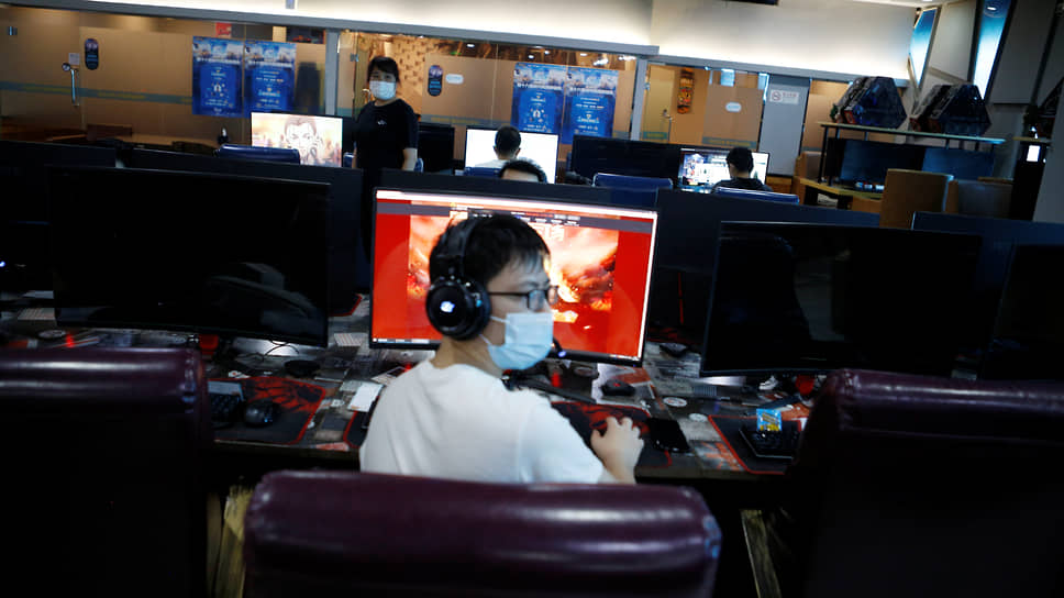 Как власти Китая борются с зависимостью несовершеннолетних геймеров
