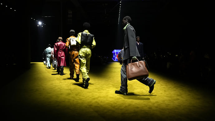 «Prada задает тренд на мужчин в возрасте»