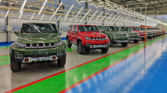 «Силуэтом машина недвусмысленно напоминает Jeep Wrangler»