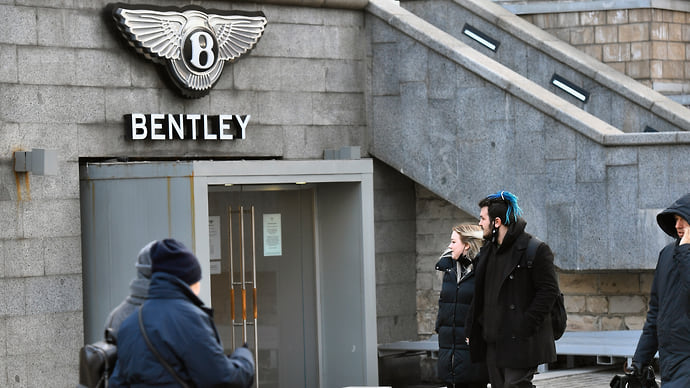 На Bentley мимо санкций