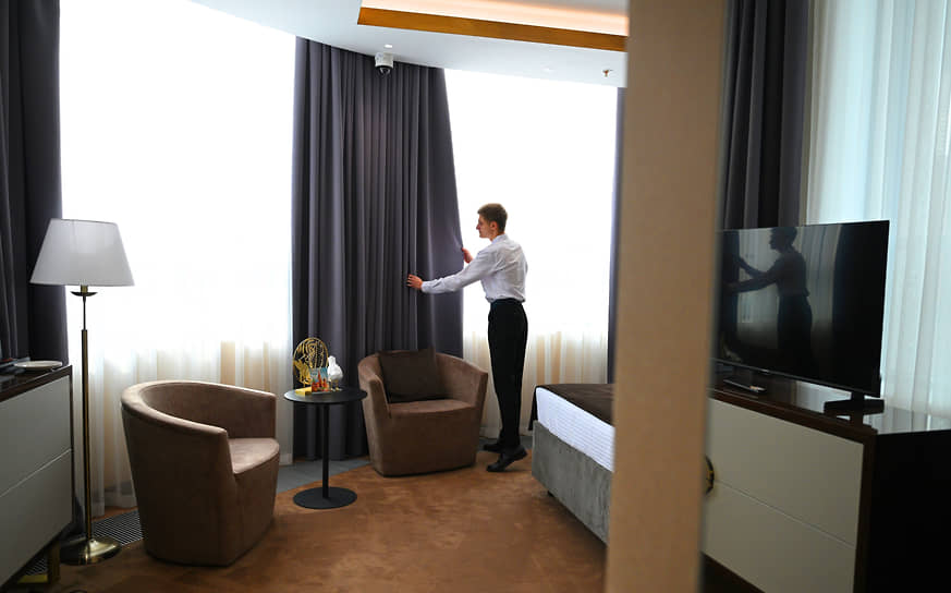 
                Сборы выселяют из отелей
            