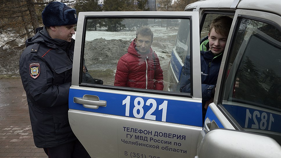 Алексея Табалова после митинга задержали, но отпустили через час, так и не объяснив причины 