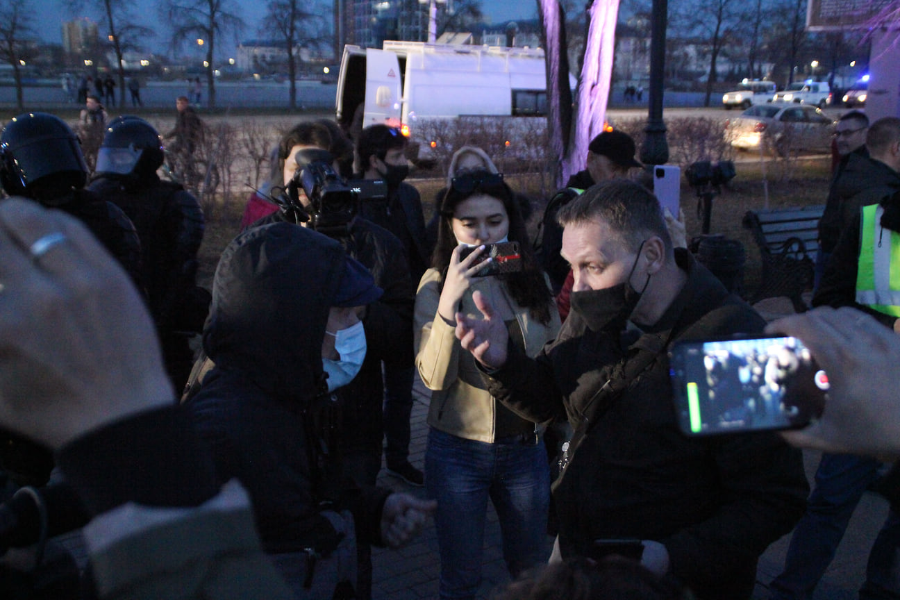 Несогласованная акция в поддержку оппозиционного политика Алексея Навального в Челябинске 21 апреля