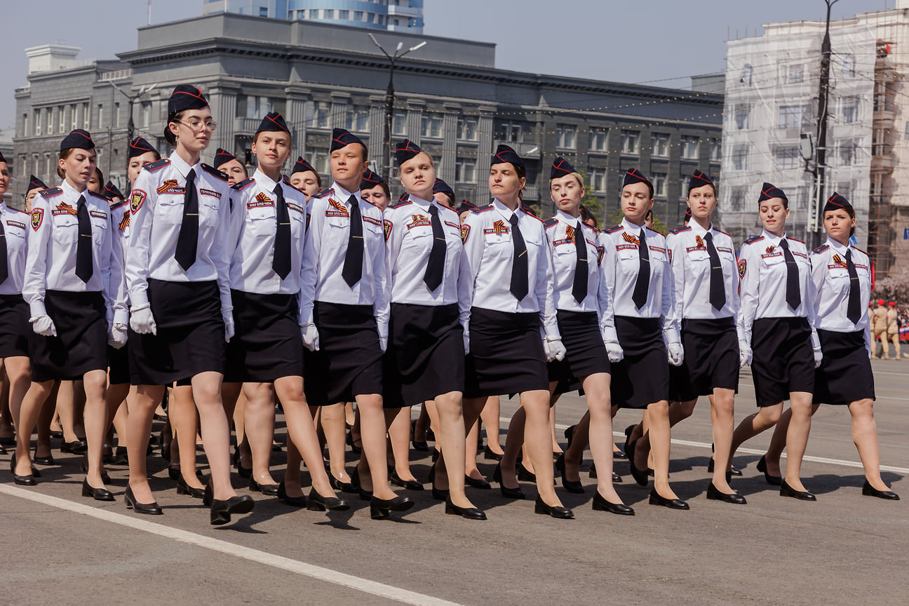 Празднование Дня Победы в Челябинске. Парад на площади Революции